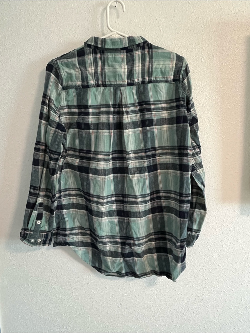 O+O Aqua and Navy Flannel Plaid Button-Down Shirt Size XL - Picture 3 of 9